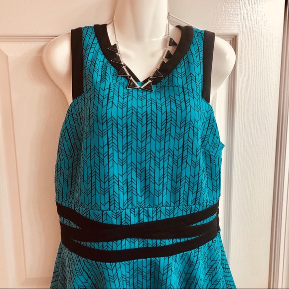 NEW Turquoise Zipper Back Ruffle Bottom Top - Picture 14 of 16